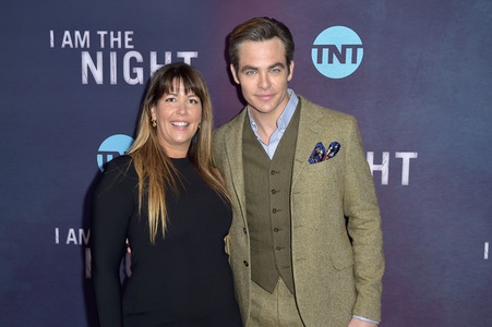 Serienpremiere 'I Am the Night' in Los Angeles