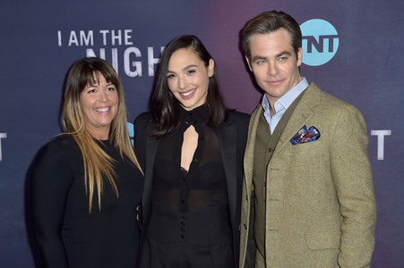 Serienpremiere 'I Am the Night' in Los Angeles