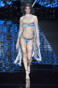 Andrés Sardá Fashion Show auf der Mercedes-Benz Fashion Week Madrid Herbst/Winter 2019