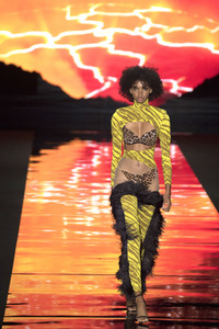 Andrés Sardá Fashion Show auf der Mercedes-Benz Fashion Week Madrid Herbst/Winter 2019