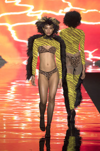 Andrés Sardá Fashion Show auf der Mercedes-Benz Fashion Week Madrid Herbst/Winter 2019