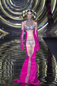 Andrés Sardá Fashion Show auf der Mercedes-Benz Fashion Week Madrid Herbst/Winter 2019