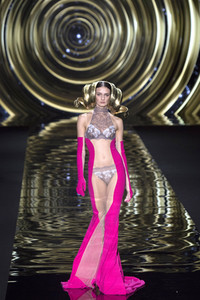 Andrés Sardá Fashion Show auf der Mercedes-Benz Fashion Week Madrid Herbst/Winter 2019