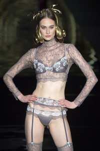 Andrés Sardá Fashion Show auf der Mercedes-Benz Fashion Week Madrid Herbst/Winter 2019