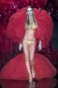 Andrés Sardá Fashion Show auf der Mercedes-Benz Fashion Week Madrid Herbst/Winter 2019