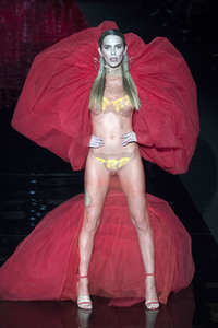 Andrés Sardá Fashion Show auf der Mercedes-Benz Fashion Week Madrid Herbst/Winter 2019