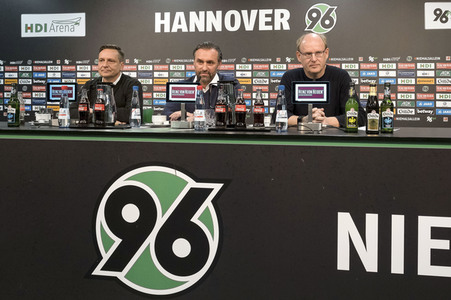 Pressekonferenz des neuen Cheftrainers von Hannover 96 in Hannover