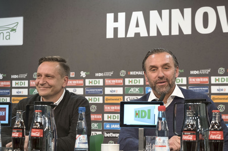 Pressekonferenz des neuen Cheftrainers von Hannover 96 in Hannover