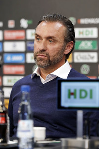 Pressekonferenz des neuen Cheftrainers von Hannover 96 in Hannover