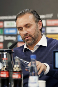 Pressekonferenz des neuen Cheftrainers von Hannover 96 in Hannover