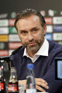 Pressekonferenz des neuen Cheftrainers von Hannover 96 in Hannover