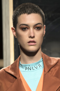 Beatriz Penalver Fashion Show auf der Mercedes-Benz Fashion Week Madrid Herbst/Winter 2019