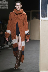 Beatriz Penalver Fashion Show auf der Mercedes-Benz Fashion Week Madrid Herbst/Winter 2019