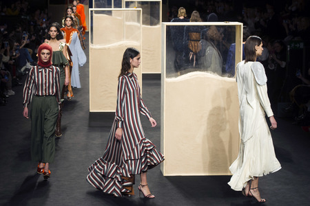 Beatriz Penalver Fashion Show auf der Mercedes-Benz Fashion Week Madrid Herbst/Winter 2019