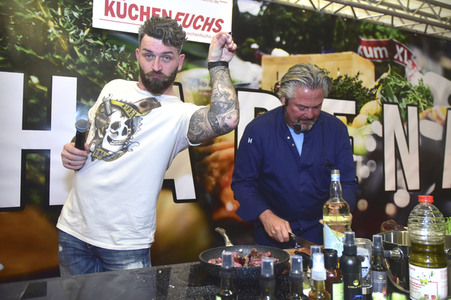 Show-Kochen auf der Tattoo Convention in Dresden