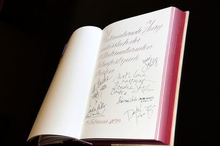 Eintrag der Berlinale Jury in das Gästebuch von Berlin, Berlinale 2019