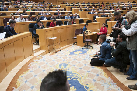 Pedro Sanchez bei Senatssitzung in Madrid