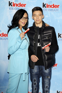 Kinder Frozen Pop-up Store Pre-Opening Event in Hamburg