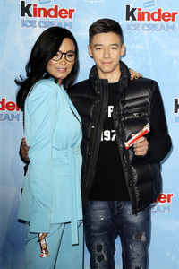 Kinder Frozen Pop-up Store Pre-Opening Event in Hamburg