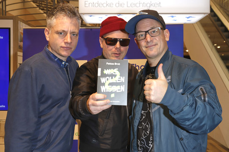 Autogrammstunde mit Fettes Brot in Hamburg