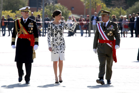Flaggenzeremonie mit Königin Letizia in Paracuellos de Jarama