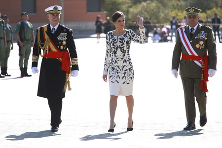 Flaggenzeremonie mit Königin Letizia in Paracuellos de Jarama