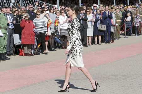 Flaggenzeremonie mit Königin Letizia in Paracuellos de Jarama
