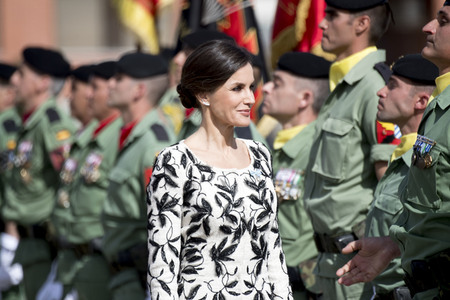 Flaggenzeremonie mit Königin Letizia in Paracuellos de Jarama