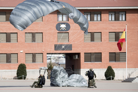 Flaggenzeremonie mit Königin Letizia in Paracuellos de Jarama