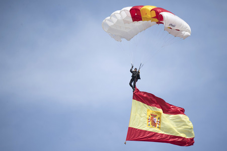 Flaggenzeremonie mit Königin Letizia in Paracuellos de Jarama