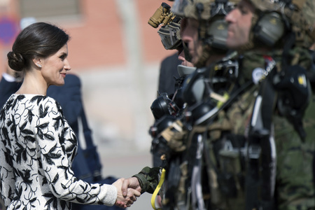 Flaggenzeremonie mit Königin Letizia in Paracuellos de Jarama