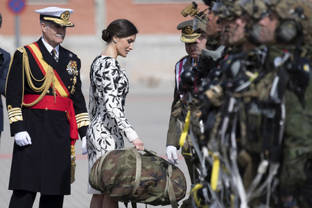 Flaggenzeremonie mit Königin Letizia in Paracuellos de Jarama