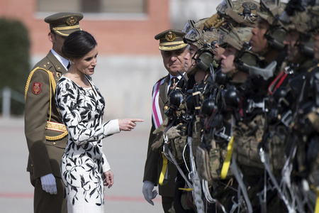 Flaggenzeremonie mit Königin Letizia in Paracuellos de Jarama