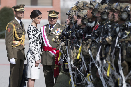 Flaggenzeremonie mit Königin Letizia in Paracuellos de Jarama