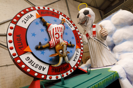 Richtfest für den Rosenmontagszug 2019 in Köln