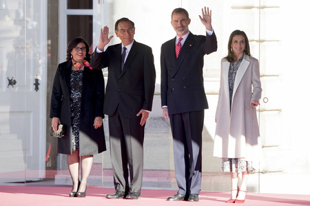 Begrüßungszeremonie für Präsident Vizcarra in Madrid