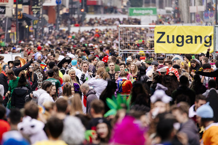Weiberfastnacht in Köln