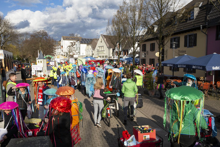 Veilchendienstagszug in Köln