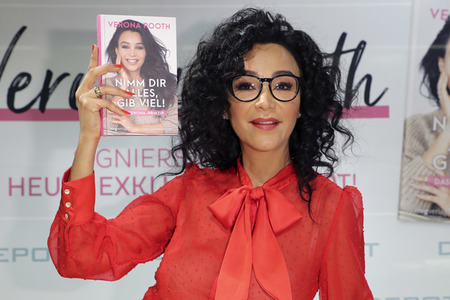 Buchsignierstunde mit Verona Pooth in München