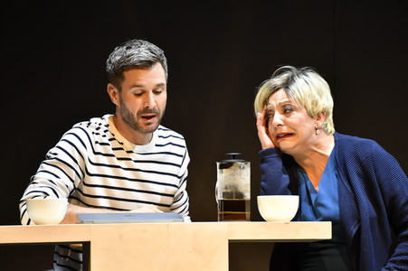 Theaterprobe 'Monsieur Pierre geht online' in Berlin