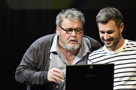 Theaterprobe 'Monsieur Pierre geht online' in Berlin