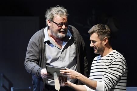 Theaterprobe 'Monsieur Pierre geht online' in Berlin