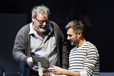 Theaterprobe 'Monsieur Pierre geht online' in Berlin
