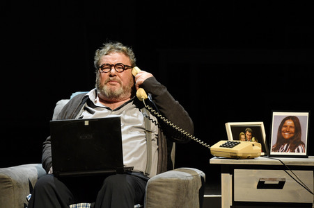 Theaterprobe 'Monsieur Pierre geht online' in Berlin