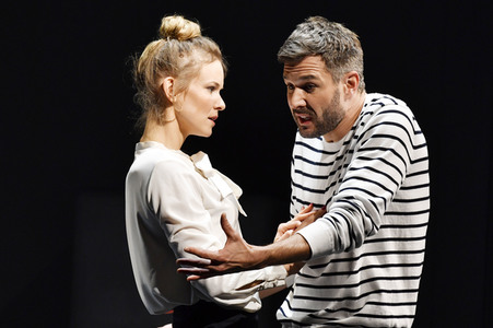 Theaterprobe 'Monsieur Pierre geht online' in Berlin