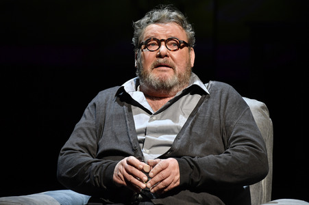 Theaterprobe 'Monsieur Pierre geht online' in Berlin