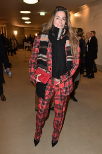 Theaterpremiere 'Monsieur Pierre geht online' in Berlin