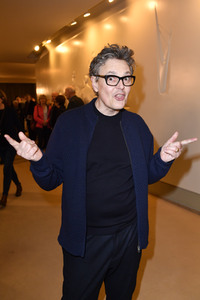 Theaterpremiere 'Monsieur Pierre geht online' in Berlin