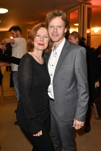 Theaterpremiere 'Monsieur Pierre geht online' in Berlin