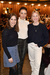 Theaterpremiere 'Monsieur Pierre geht online' in Berlin